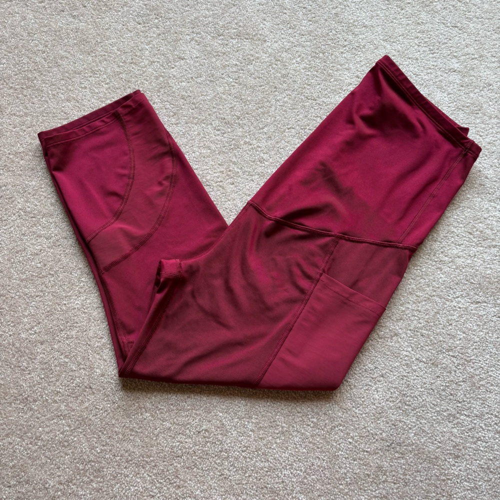 Maternity athletic leggings-cropped